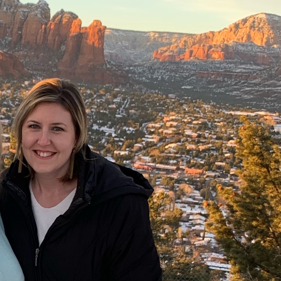 Meet your Posher, Danielle - Picture 1 of 1